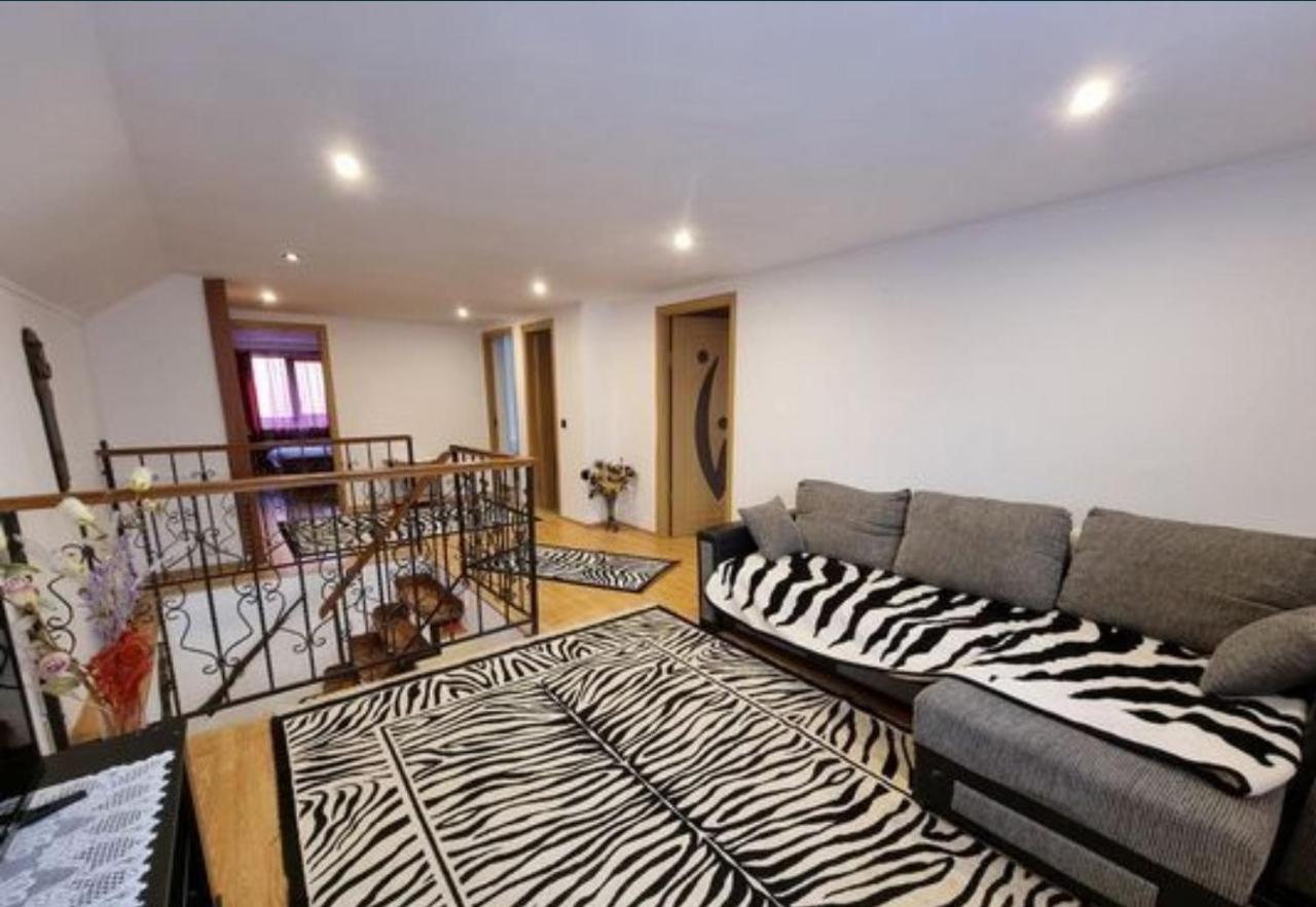 Ciprians' Home Négyfalu Kültér fotó